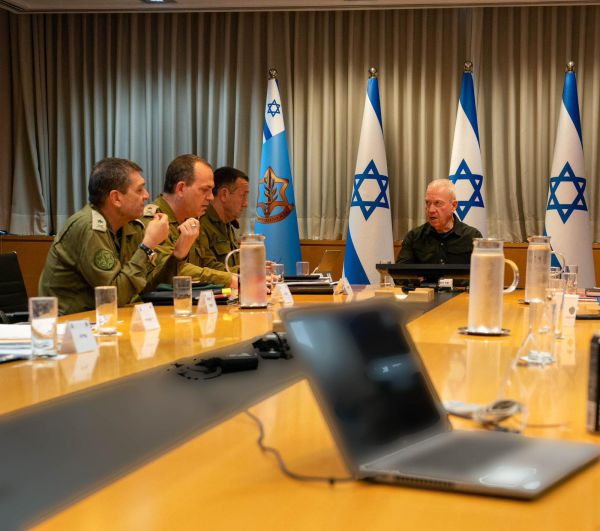 נערכים לתקיפה איראנית: גלנט דן באפשרויות התגובה