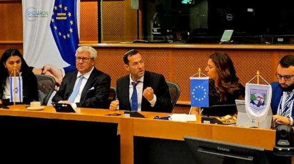 חברת הפרלמנט האירופי: "אתם צריכים להגיע לבקר בשומרון"