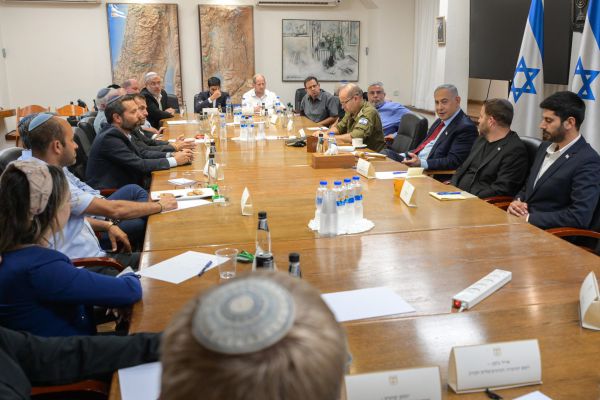 ראשי מועצות ביש"ע לנתניהו: יטילו סנקציות גם עליך