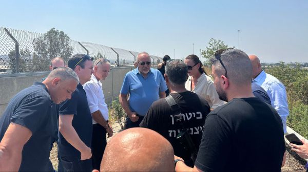 ליברמן ביישובי בקו התפר: "למנוע כאן את ה7.10 הבא"