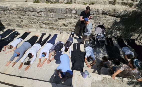 "אל תספרו": השיחות החריגות שקיבלו פעילי הר הבית