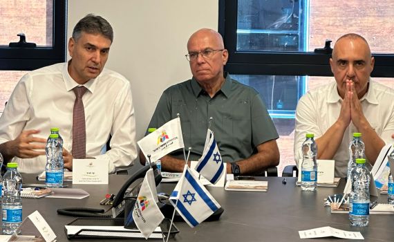 ח"כ פוגל עם ראשי רשויות מקו התפר: "נקודה קריטית"