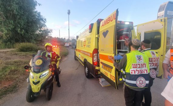 עם כוויות בגופו: צעיר בן 20 התחשמל ברמת גן, מצבו בינוני