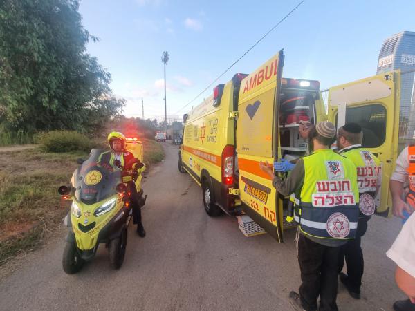 עם כוויות בגופו: צעיר בן 20 התחשמל ברמת גן, מצבו בינוני