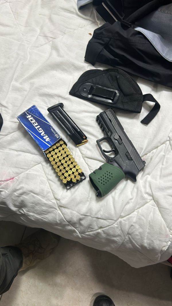 מתחת לערמות הזבל: כך מסתירים ביו"ש נשקים לטרור