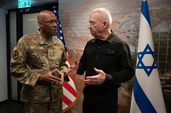 גלנט לגנרל האמריקני: "התוקפנות האיראנית שוברת שיאים"