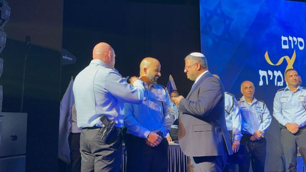 מכה ליועמ"ש: בית המשפט לא הקפיא את קידום מאיר סוויסה