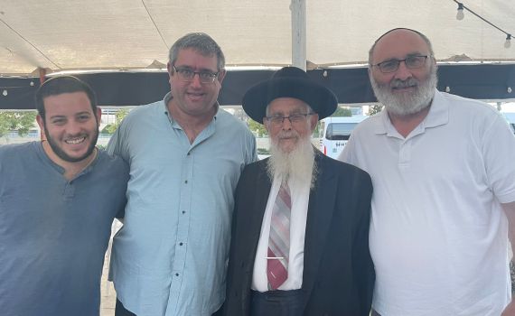 הרב יעקב אריאל במאהל הגבורה: 'לנקום את נקמתם של הקדושים'