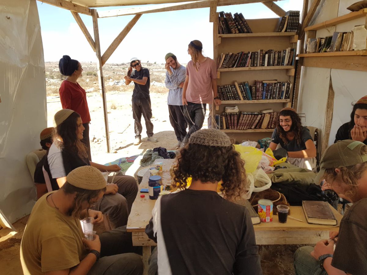 הח"כית מהקואליציה בגבעה שנהרסה: "אתם כמו החלוצים"