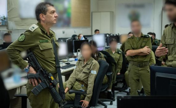 בצל האיומים: ראש אמ"ן ביקר בבסיסי הצפון