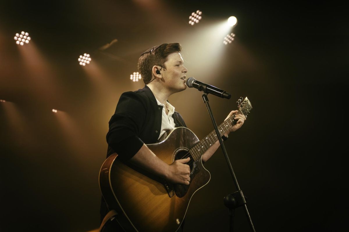 "קולומבוס": בוגר בית ספר למוזיקה בסינגל חדש