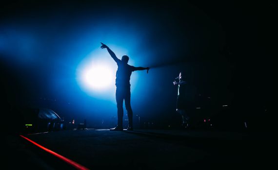 אחרי אייל גולן: זה הזמר שהפרקליטות שוקלת לחקור