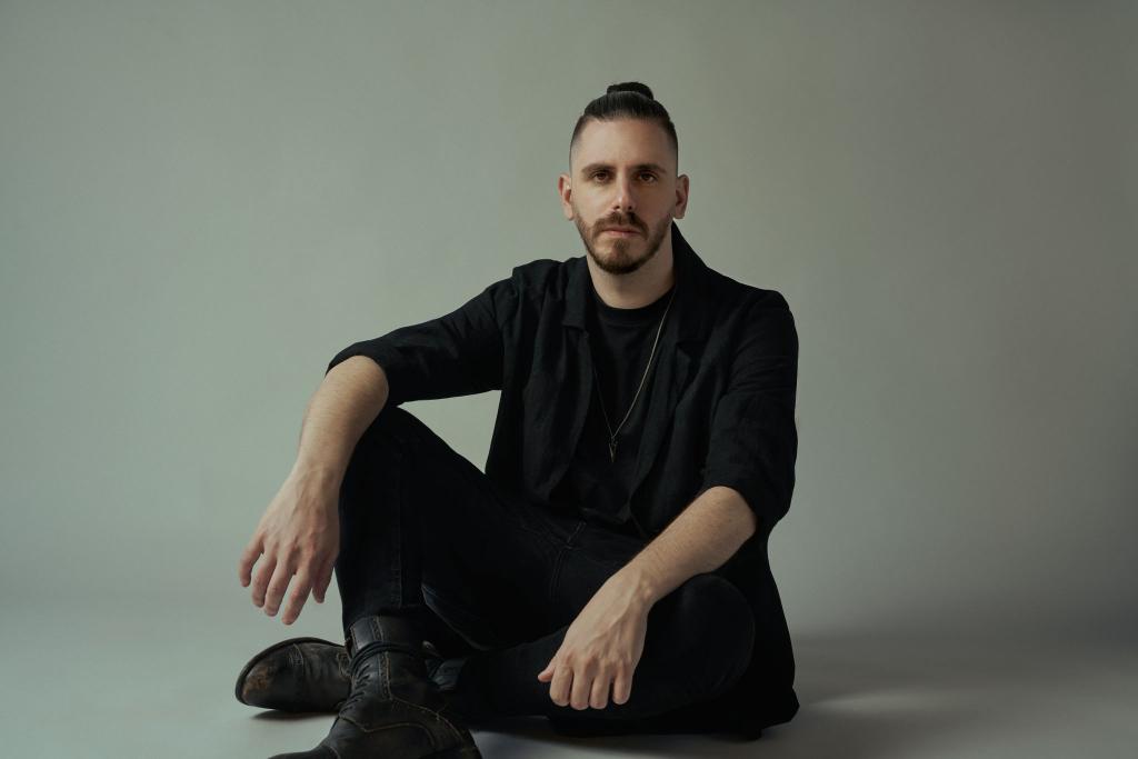 ההרכב של גיל ווין: המפיק והזמר המצליח יוצא לדרך חדשה