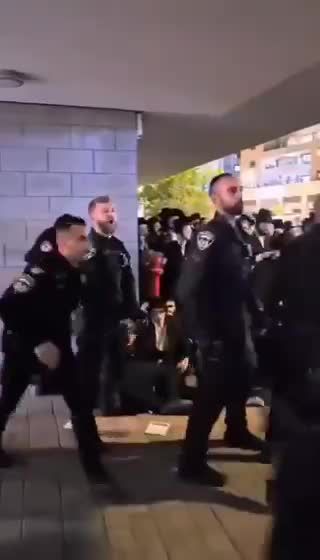 השוטרים האלימים מההפגנה בבית שמש – הושעו מתפקידם