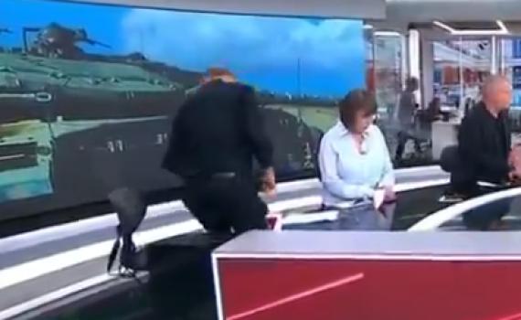 פיצוץ בשידור: תקף את אהוד ברק ונזרק מהאולפן. צפו