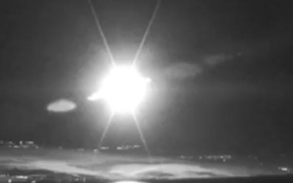 מתחילים להגיב? צה"ל יירט כטב"מ מעל טבריה | צפו בפיצוץ