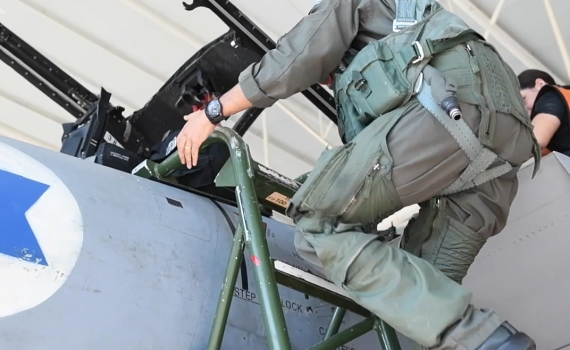 צפו: המראת מטוסי F-15 לתקיפה בתימן