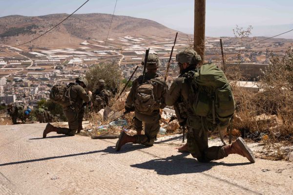 המבצע בשומרון: נוטרל רכב עם מטען, כלי טיס חיסל חוליית מחבלים