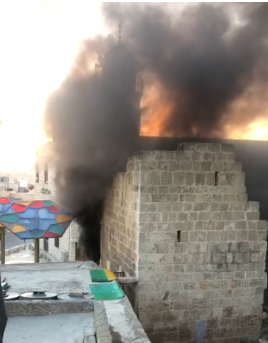 ערבים הציתו את בית הכנסת העתיק בהר חברון