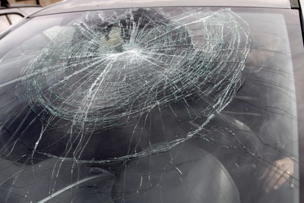 המפגין שניפץ שמשת רכב הודה בכל האישומים