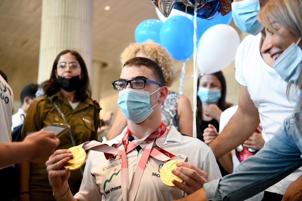 גאווה ישראלית: השחיין עמי דדאון זכה בזהב נוסף