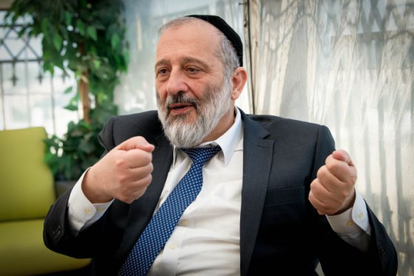 דרעי פועל להקמת ממשלת אחדות; זה יהיה הרכב הממשלה