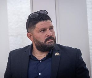 אלמוג כהן פנה לזיני: "תעביר את חקירת הפצ"רית לשב"כ"