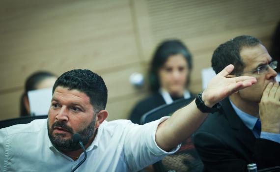 אלמוג כהן מגיב לתביעת אחים לנשק: "אמת דיברתי"