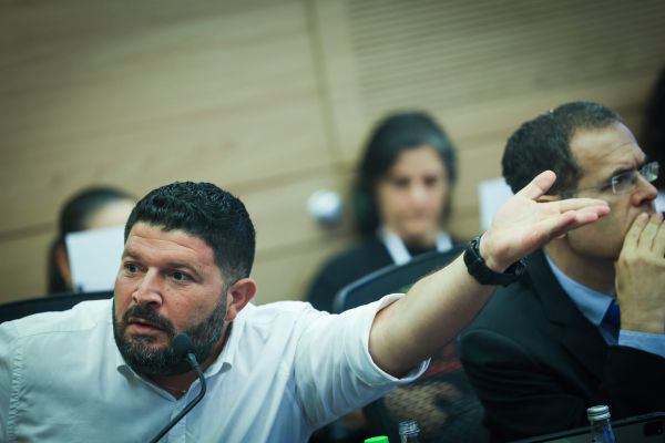 אלמוג כהן מגיב לכתב האישום: "הפצ"רית צריכה לסיים את תפקידה"