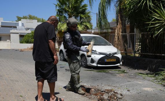 50 רקטות לקריית שמונה; צה"ל שוב בתגובה פושרת