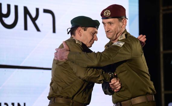 הפרשן הצבאי הבכיר נגד הרמטכ"ל: "הוא האתרוג הגדול מכולם"