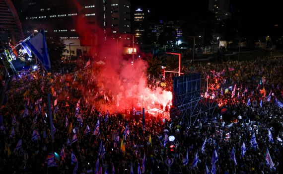 מפגיני שמאל חסמו את איילון והתעמתו עם שוטרים