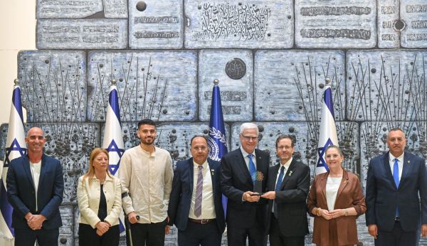 כבוד בצל המלחמה: אות הנשיא בספורט הוענק למכבי חיפה