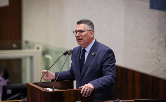 סער תוקף את נשיא אירלנד: "אנטישמי, מפיץ דיבה"