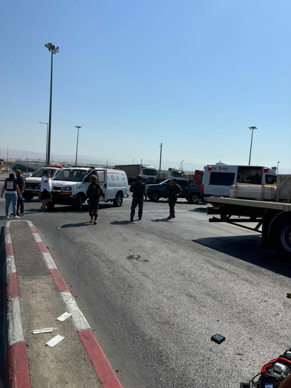 פיגוע ירי במעבר אלנבי: מחבל שהגיע מירדן רצח 3 בני אדם