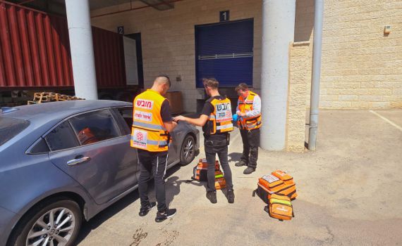 פועל בניין נפל בגובה במעלה אדומים, מצבו קשה