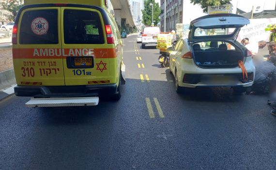 הולך רגל נפגע מרכב בת"א, מצבו קשה