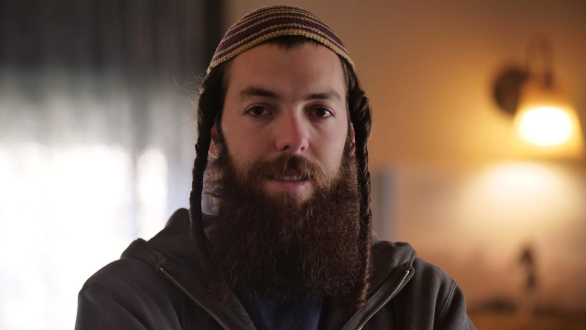 במאי הקולנוע לצד אברהם שפירא: "יש לסיים את הצו המנהלי כנגדו"