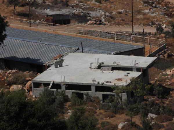 "פלישה חדשה": מבנה פלסטיני נבנה ליד בסיס אסטרטגי צבאי