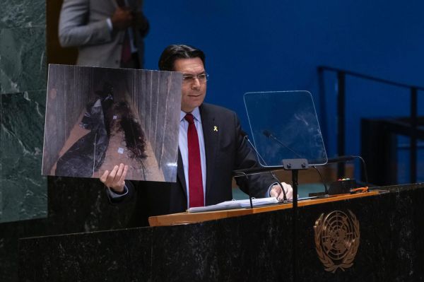 דנון תקף באו"ם: "עלבון לחטופים ועלבון למקום הזה". צפו