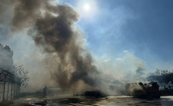 בשל שריפה: שיבושים בתנועת הרכבות בפתח תקווה