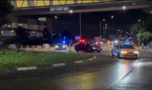 מהלכים חשאיים: נתניהו נצפה עוזב את מטה המוסד