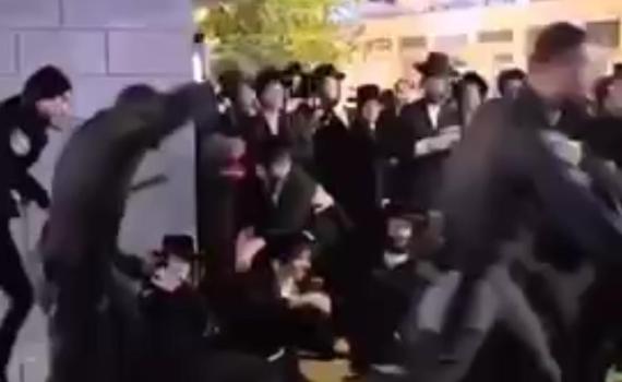 עמית סגל מגבה את השוטרים בבית שמש: "כבר היה מפכ"ל חנפן"