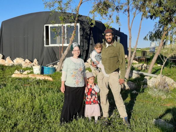 "אגרוף כפול בבטן": בלוט חתם על צו מנהלי נגד אב לשלושה