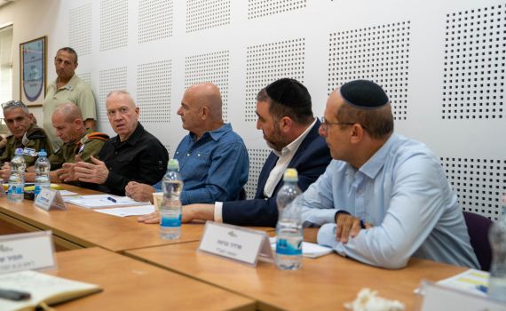 גלנט: ״השלב הבא במלחמה נגד חיזבאללה יתחיל בקרוב"