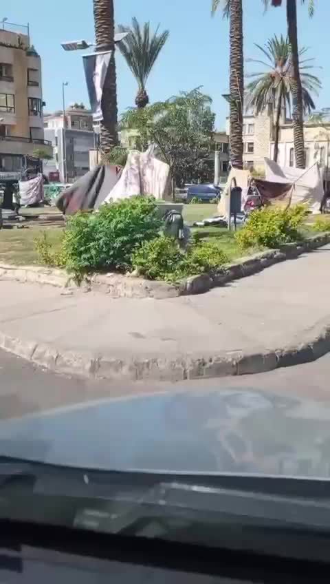 כמו במוואסי של עזה: אוהלי עקורים הוקמו ברחבי לבנון | תיעוד