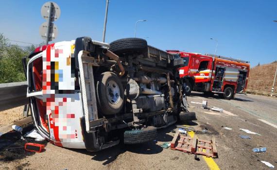 5 פצועים בתאונה בין אמבולנס לרכב פרטי ליד פוריה