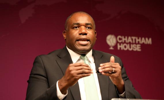 בריטניה משעה רישיונות נשק לישראל: "לא מדובר באמברגו"