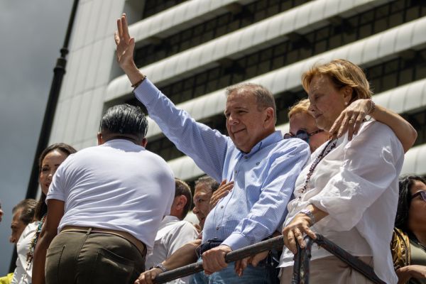 אחרי צו המעצר: מועמד האופוזיציה בונצואלה נמלט מהמדינה