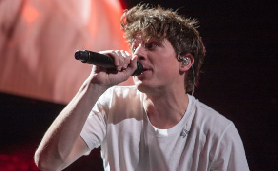 תגידו מזל טוב: כוכב הפופ היהודי התחתן